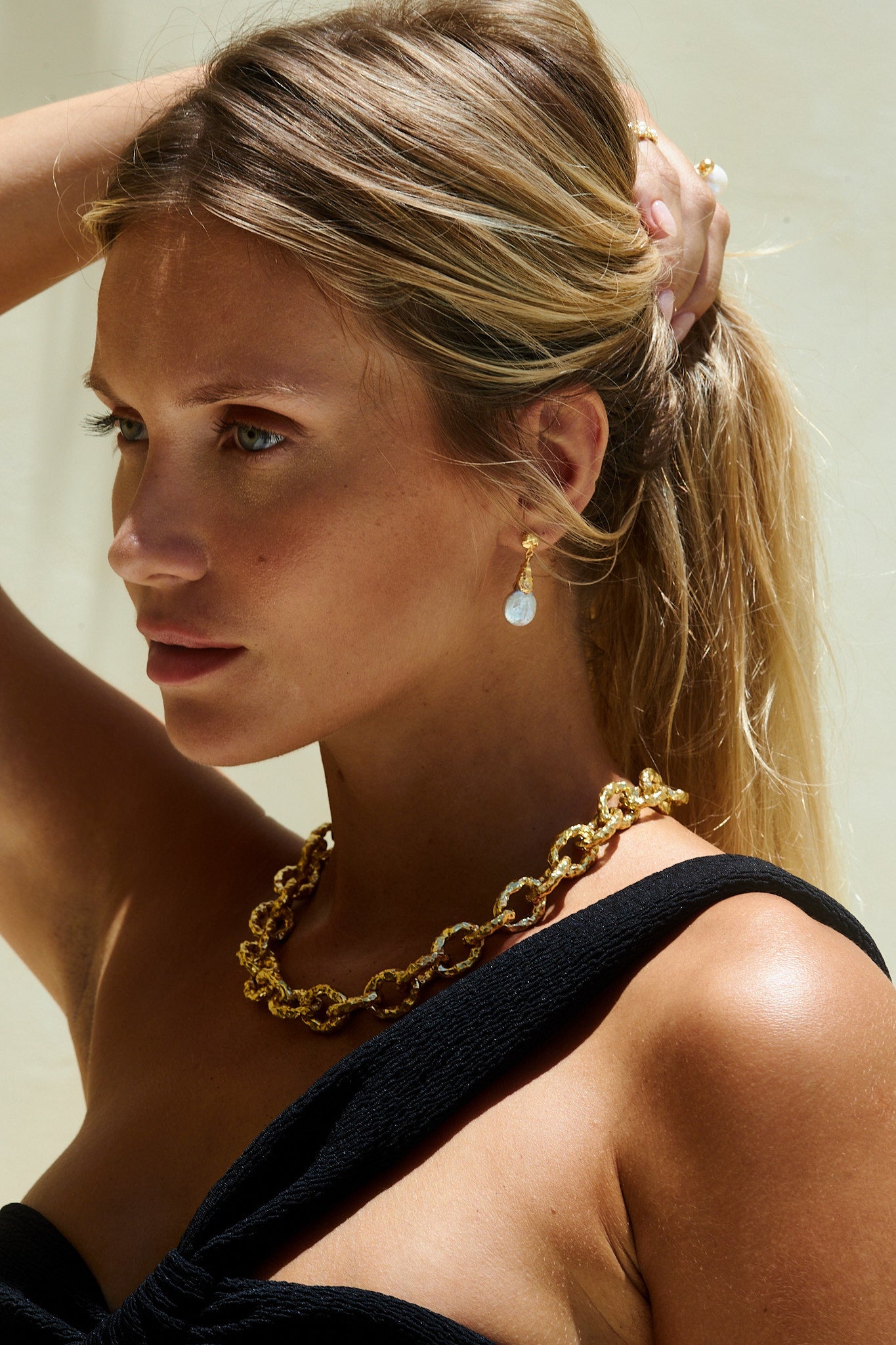 Frankie necklace brass