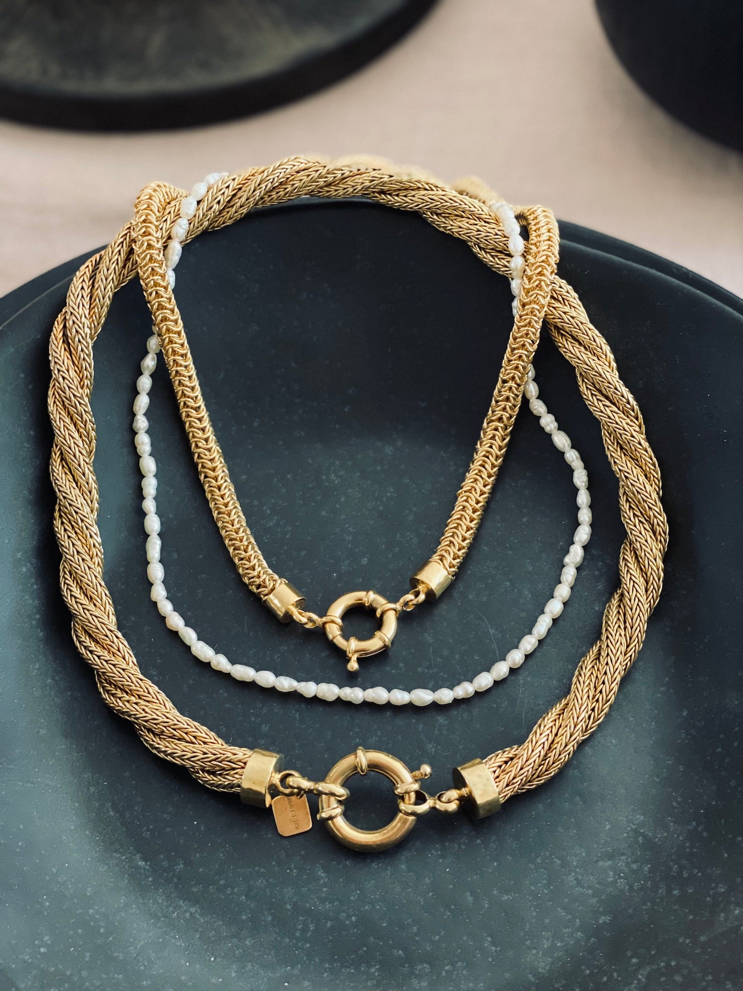 Signifer necklace brass