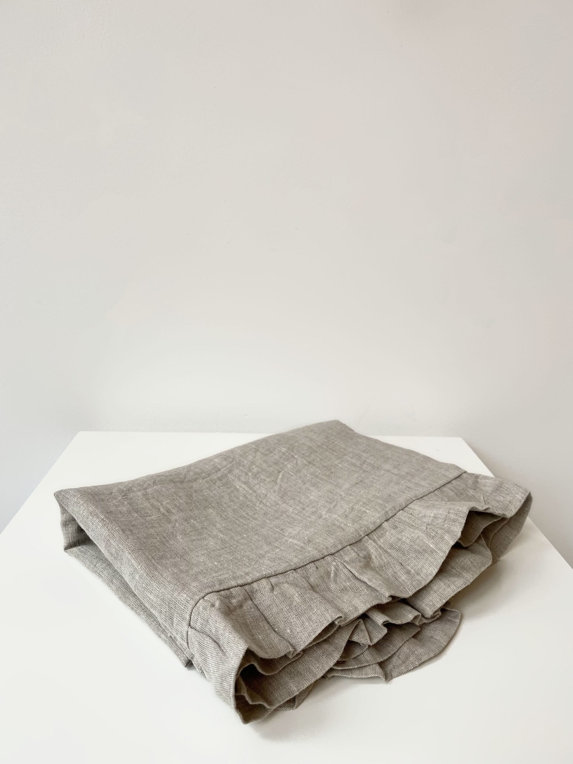 Linen pillowcases beige (plain or with ruffle)
